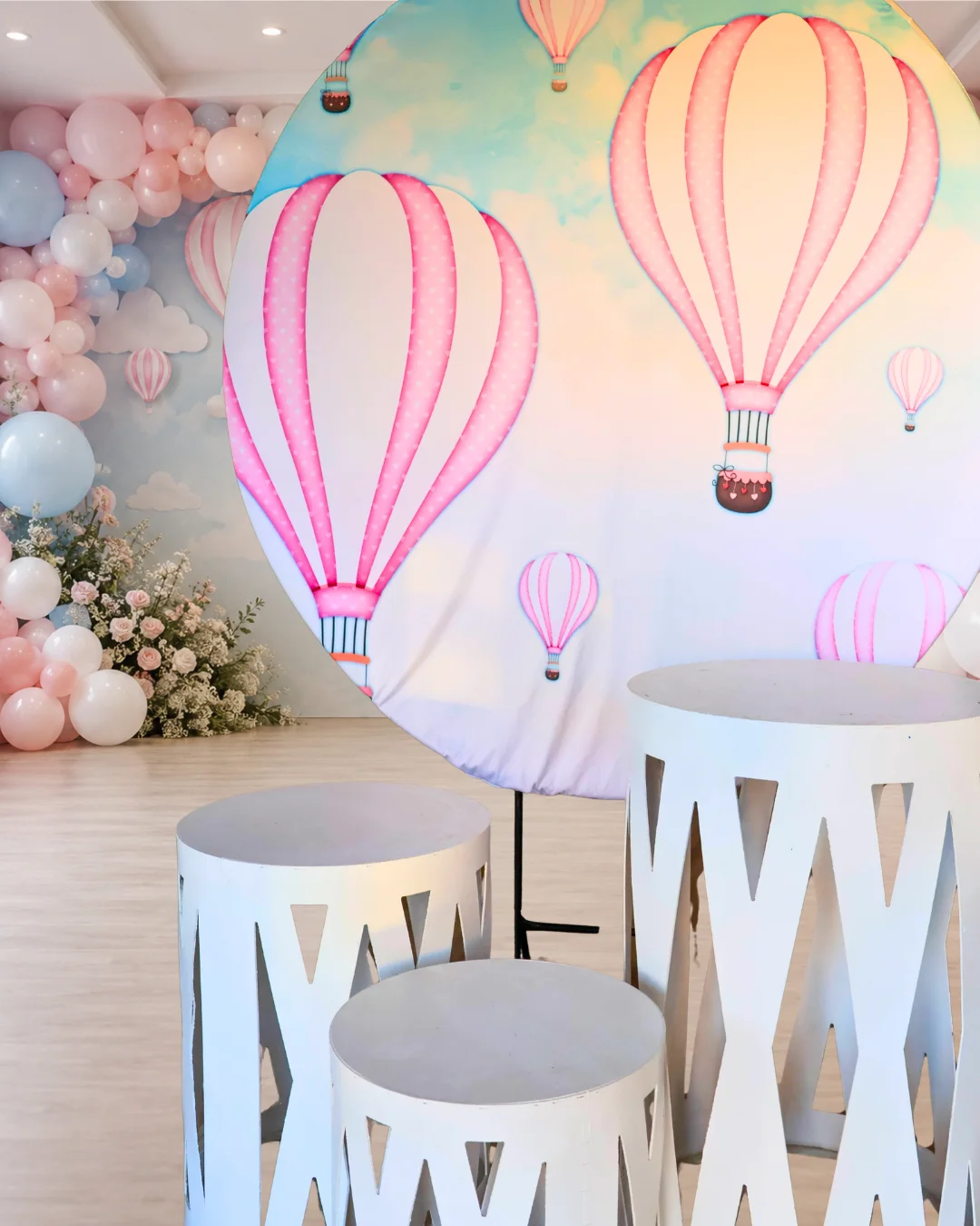 Painel Balão de Ar Quente Rosa para alugar em Brazlândia
